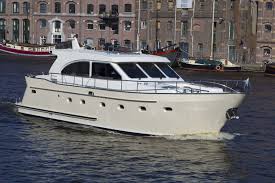 Vedette Yacht Hybride French Line 1500 Bateaux Yacht Riviere De France