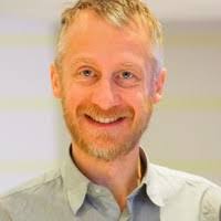 400+ profilů „Ravey“