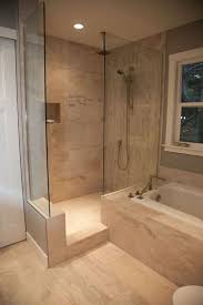 This bathroom offers a freestanding tub and an open shower on the side. Master Bathroom Walk In Shower Ideas Bathroom Ideas Master Shower Showerideas Walk Badezimmer Badezimmerideen Dusche Umgestalten
