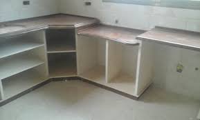 مطبخ من جرانيت ملتي كلور مع طاولة مصنع رخام غزة النشار Facebook