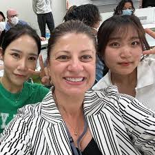 Laura Damron's Instagram, Twitter & Facebook