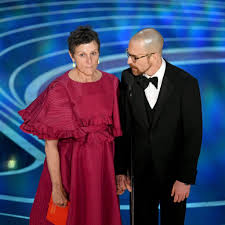 Watch frances mcdormand's oscar 2021 acceptance speech for actress in a leading role for her portrayal of fern in nomandland. Frances Mcdormand S Birkenstock Sandals At The 2019 Oscars Popsugar Fashion