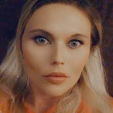 Tiffany Eversole's Instagram, Twitter & Facebook