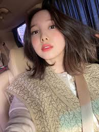 Share the best gifs now >>> Korean Dreams Girls Nayeon Twice Selca
