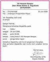 Bisa dibilang surat setengah resmi ini surat yang menggunakan bahasa formal namun tidak memerlukan komposisi atau struktur yang lengkap. Surat Resmi Mengundang Sekolah Lain Silviaconsani