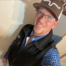 Who in here can help me get passed level 41 in zombies? The people I  randomly play with always want to exfile 🙄 so annoying!!!