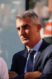 Antoine Deville's Instagram, Twitter & Facebook