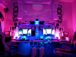Uichibans In 2020 Computerspielraum Gamer Zimmer Spielaufbau