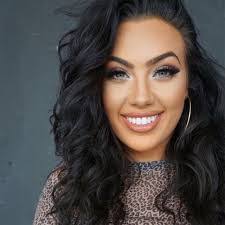 Ali Simon's Instagram, Twitter & Facebook