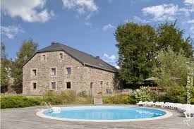 Pin By Frederique Guiot On Un Jour Je Me Marierai Pool Houses Holiday Home Pool