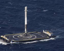 Image of SpaceX reusable rocket landing