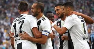 Эрнани готовится подать корнер справа. Parma Yuventus Gde Smotret Onlajn Pryamuyu Translyaciyu Matcha Seriya A Chempionata Italii 01 09 2018 Sport Ua