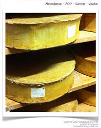 L Abondance Est Un Fromage De Haute Savoie Beneficiant D Une Aop Depuis 1996 Aoc Depuis 1990 Obtenue A Partir Du Fromage Fromage Cheese Fromages De France