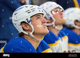 Nhl hockey player hi-res stock photography and images