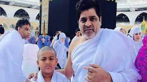Top 40 muslim bollywood actors | you won't believe facebook : Actor Ali Visits Mecca With Family In Saudi Arabia Photos Youtube