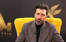 شاهنامه‌خوانی مجید واشقانی در کنسرت خیابانی میدان انقلاب (فیلم)