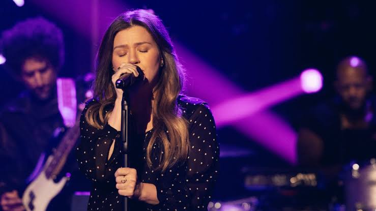 Kelly Clarkson Covers 'What It Sounds Like' From 'KPop Demon Hunters'