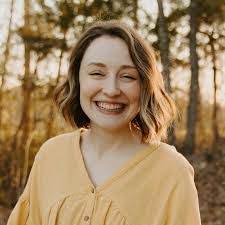 Irene Bragg's Instagram, Twitter & Facebook