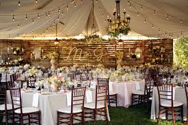 Here are a few wedding decoration ideas that are low maintenance, but beautiful and impactful. Backyard Chic Utah Wedding Ruffled