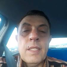 Bar Stella con Stefano De Martino. Ogni volta che lo rivedo mi diverte  tantissimo!!! Con Giovanni Esposito, Herbert Ballerina e tantissimi altri.  Il napoletano... dialetto o lingua?