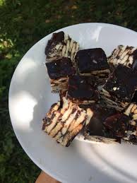 Bahan bahan resepi kek lapis cadbury500 gram mentega berkualiti tinggi120 gram tepung gandum200 gram gula halus10 biji telur ayam gred a100 gram tepung bisku. Kek Batik So Sedap Food Drinks Baked Goods On Carousell