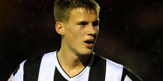 Former Grimsby Town defender Ryan Bennett training with the club
