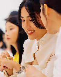 三十几长像二十几的感觉是怎样？爽咯😬 Let's explore the new Estée Lauder's luxurious skincare  range, Re-Nutriv, the latest innovations that blend science and luxury