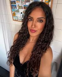 Shanna Silva's Instagram, Twitter & Facebook