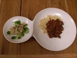 Rehragout Mit Haselnuss Spatzle An Krauterseitling Rezept Kochbar De