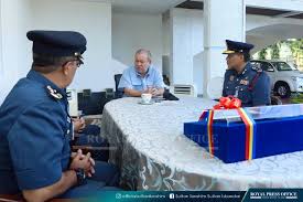 Yas dato' mohammad hamdan bin hj. Kp Bomba Menghadap Sultan Johor