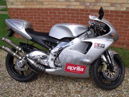 And being a yamaha, it will probably cost more than the two of them combined. 250cc Sportsbikes Bemoto