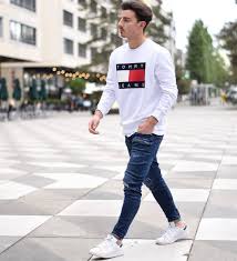 25 Outfits To Wear With White Sneakers For Men Mens Outfits Mens Casual Outfits Sneakers Men Fashion