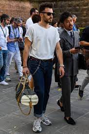 tシャツをインした着こなしを好バランスにまとめるやり方は 注目コーデ アイテムと共に紹介 メンズファッションメディア otokomae メンズファッション メンズ コーデ メンズ 夏 コーデ