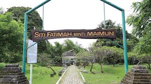 Check spelling or type a new query. Makam Fatimah Binti Maimun Petilasan Islam Tertua Di Indonesia