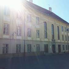 Viața mariei, elevă la colegiul național samuel von brukenthal, costă 100.000 de euro. Photos At Colegiul NaÈ›ional Samuel Von Brukenthal High School In Sibiu