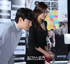 His parents then suggested that the best university for acting is. Bi Rain Officially Appeared With His Head His Ex Girlfriend Hyun Bin Bowed Repeatedly To Show At The Event