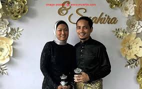 Nampak manis isteri kesayangan mak ini dengan fesyen pakaian yang menutup aurat. Myartis Com Myartis My Artis Dia Semakin Cantik Mark Adam Gembira Perhijrahan Isteri