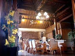 Terdapat sekitar puluhan jendela di rumah joglo jika dihitung dari bagian depan, belakang. Di Jual Rumah Joglo Super Klasik Ornamen Antik Full Furnished Ukiran Jati Di Hunian Elite Bekasi Pondokgede Bekasi Jawa Barat 7 Kamar Tidur 600 M Rumah Dijual Oleh M Harris Rp 12 5 M 15799169