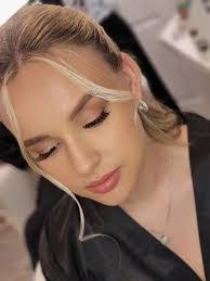 Robyn Ayers's Instagram, Twitter & Facebook