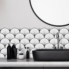 En premier lieu, la clé d'une décoration art déco réussie réside dans la combinaison subtile de tonalités chaudes et froides. Credence De Salle De Bains Adhesive En Pvc Art Deco Gris Graphit 99 Deco