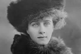 Jewel History: Almost Outshone Queen (1909)