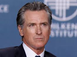 Vignesh Suryanarayan (@VickieNwToTwitr)