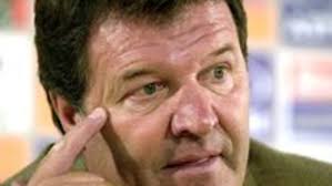 La Real Sociedad destituye a Toshack como entrenador y director general