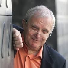 Jiří suchý zpívá živě v tv jeden ze svých nejpoetičtějších textů (ze hry benefice, 1966), záznam je z roku 1967více o semaforu: Diskografie Jiri Suchy