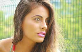 Hola mi nombre es kata palacios, soy cantante chilena de musica electro pop, amo la musica y le pongo corazon para que la musica de mi pais salga con… Since It Was The Rebirth Of 39 Catalina Palacios After The Breakdown Of Her Marriage Papess