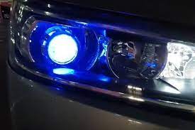 Jenis lampu halogen ini merupakan jenis lampu yang paling banyak digunakan pada mobil. Ragam Modifikasi Lampu Mobil Ada Jenis Lampu Knight Rider Halaman All Kompas Com