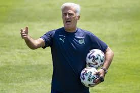 Der schweizer nationaltrainer vladimir petkovic hat sich 27 dieser fragen gestellt. Fussball Em Petkovic Schatzt Gegner Wales Ein