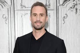 Joseph fiennes is the youngest of six children. Joseph Fiennes Cast In Hulu S The Handmaid S Tale Tv Gulf News