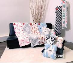 Selimut bulu blossom dibuat dari bahan berkualitas tinggi dengan texture yang halus, lembut dan nyaman dikulit anak anda. Selimut Halus Dan Lembut Dengan Motif Lucu Perabotan Rumah Di Carousell