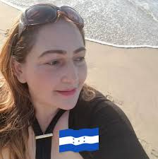 Un video se difundió en redes sociales como TikTok, donde se hizo viral, al  mostrar cómo un hombre, que aseguraba no podía caminar durante 8 años,  logró volver a hacerlo mediante la "